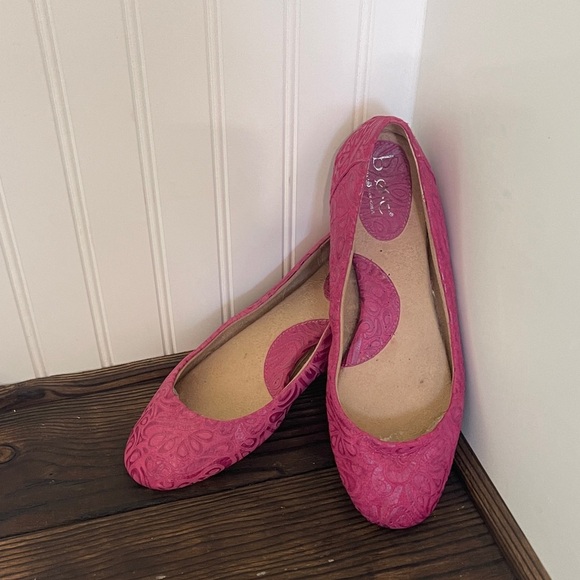 BOC Born Concept Pink Embossed Leather Women's Ballet Flats - Picture 1 of 7